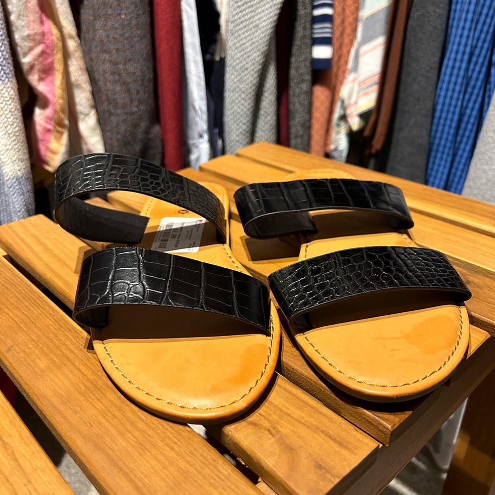 Sunny Feet Black Croc Print Flip Flops - Women's Size 10 - NWT
